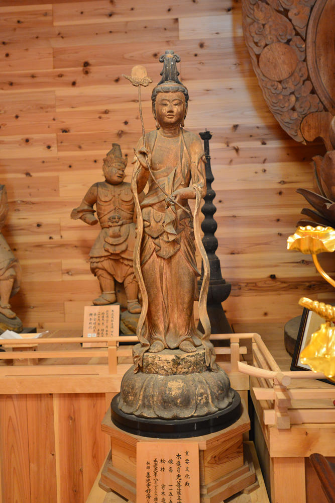 木造月光菩薩立像